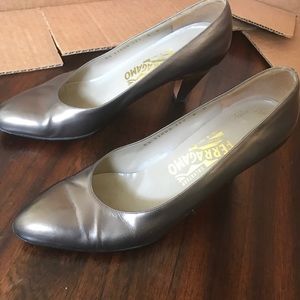 Salvatore Ferragamo Bronze Pumps 8 B
